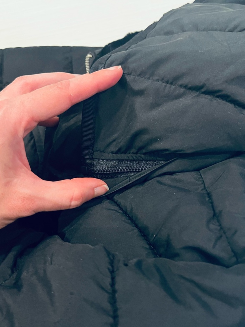 Abercrombie & Fitch Black Puffer Water-Resistant Jacket with Removable Hood - Picture 5 of 6